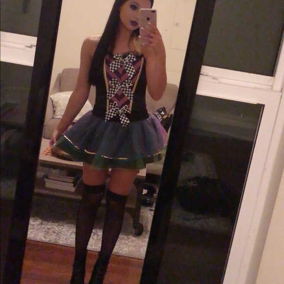 Mad Hatter Costume 🐇🎩 - Picture 4 of 4